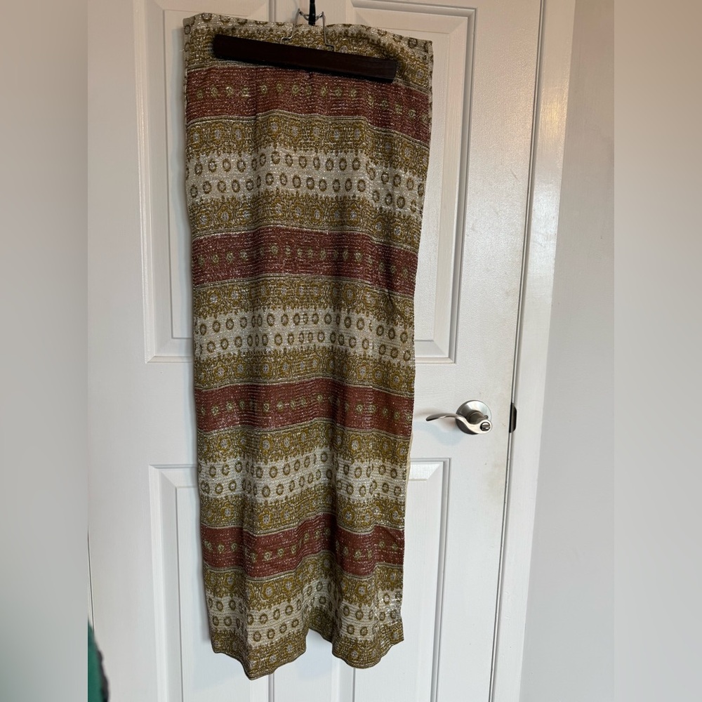 Stylish Sparkly Red and Gold Patterned vintage maxi skirt with large side slit